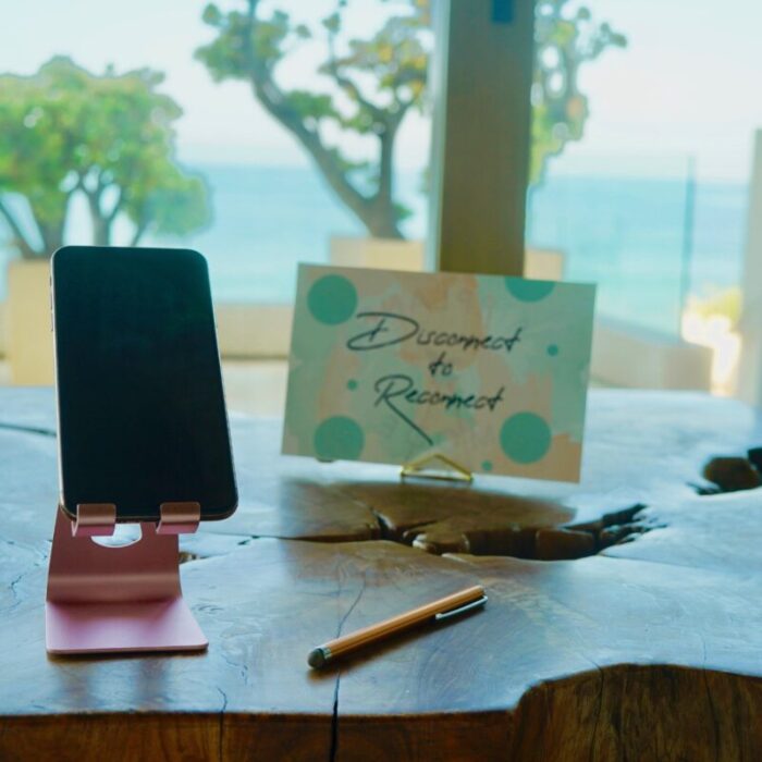 our best smartphone stand adjustable and so pretty the tech stand in rose gold or black vendor unknown 670880